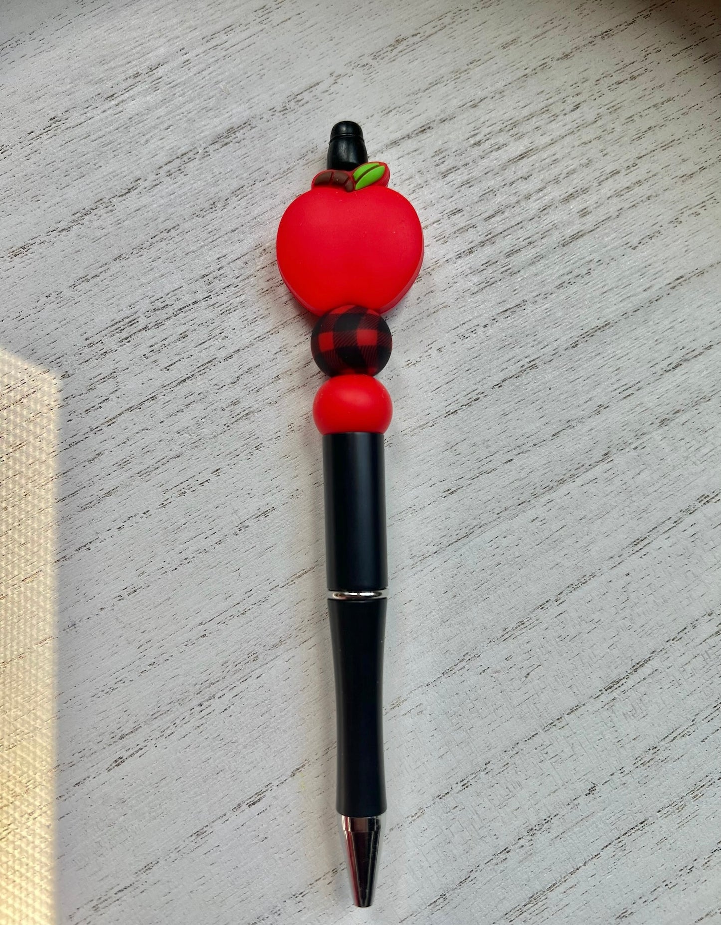 Red Apple | Pen